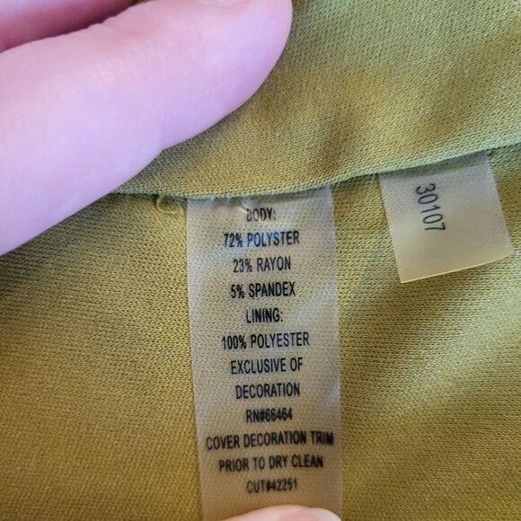 Julia Jordan green faux wrap cap sleeve dress with attached gold belt Size 4 - Picture 7 of 8